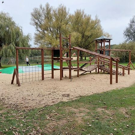 Rumah Senang Wellness Met Hottub En Tuin Ewijk Exterior foto
