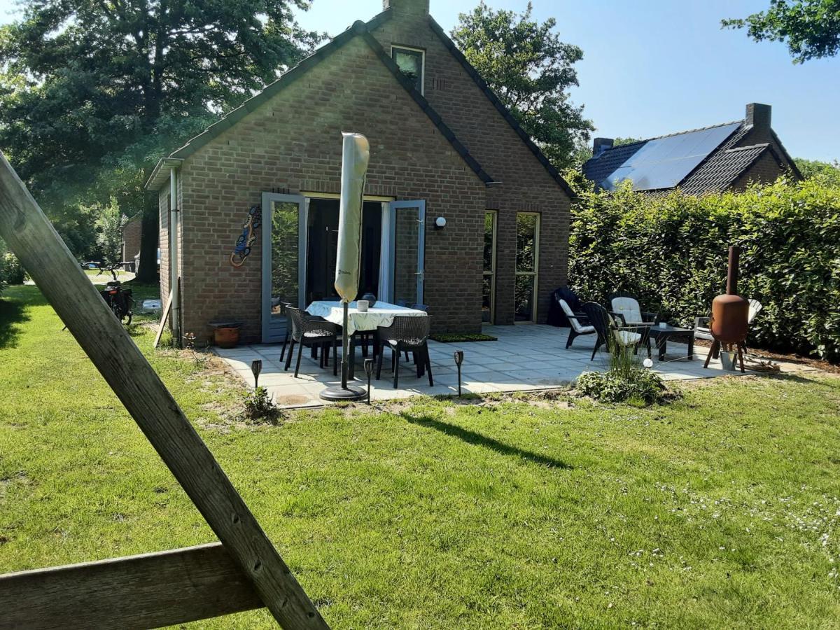 Rumah Senang Wellness Met Hottub En Tuin Ewijk Exterior foto