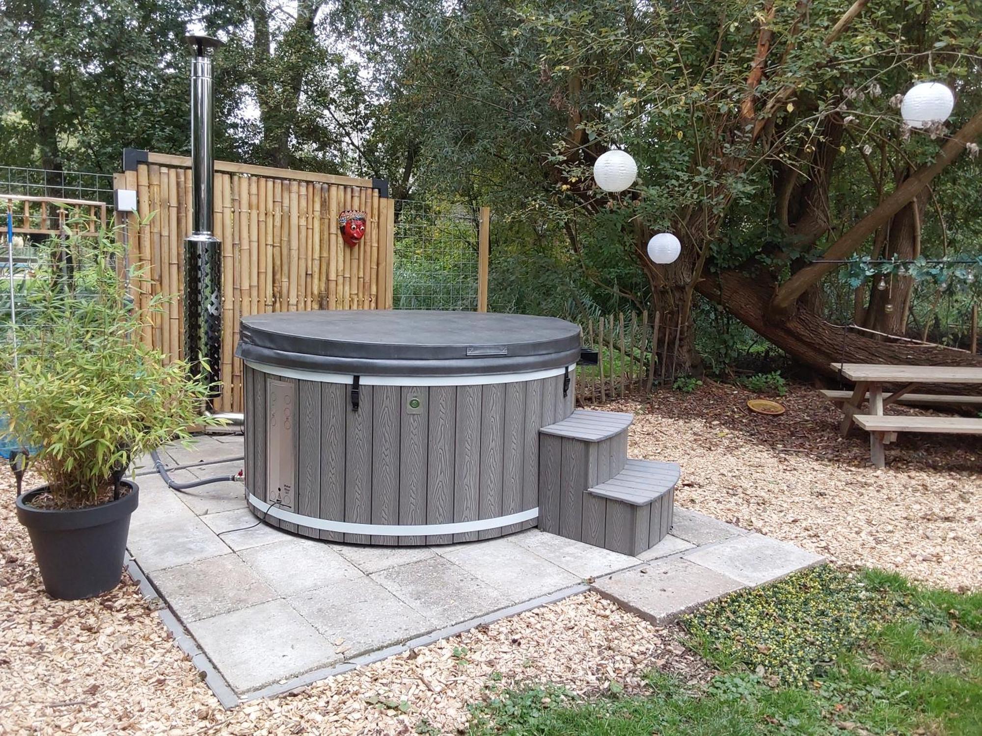 Rumah Senang Wellness Met Hottub En Tuin Ewijk Exterior foto