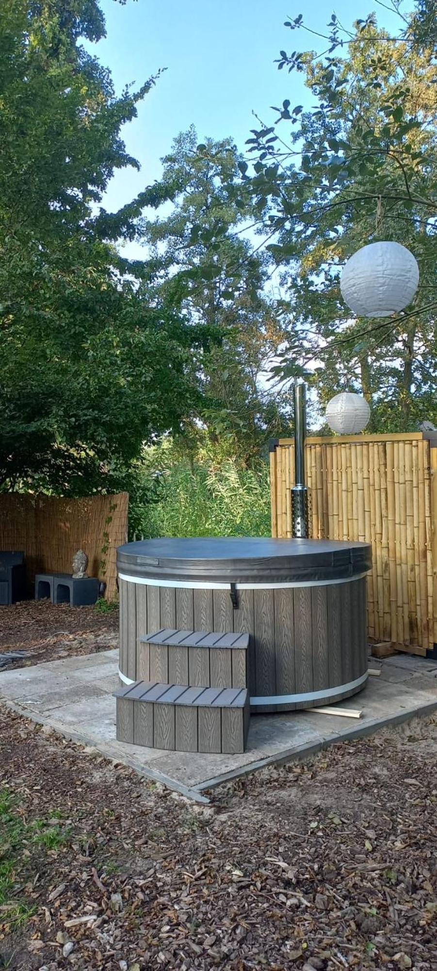 Rumah Senang Wellness Met Hottub En Tuin Ewijk Exterior foto